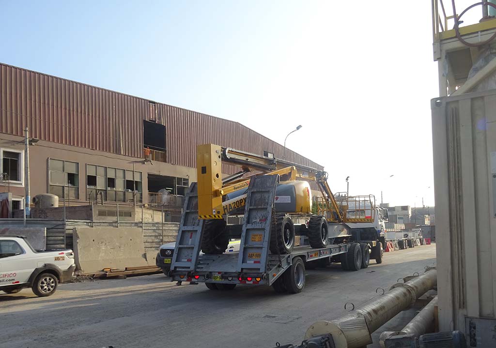 Manlift camino a obra