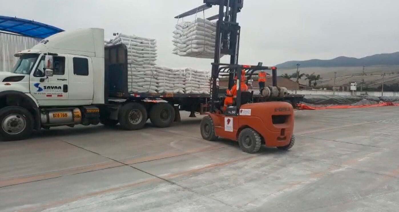Montacargas en planta austral Chancay